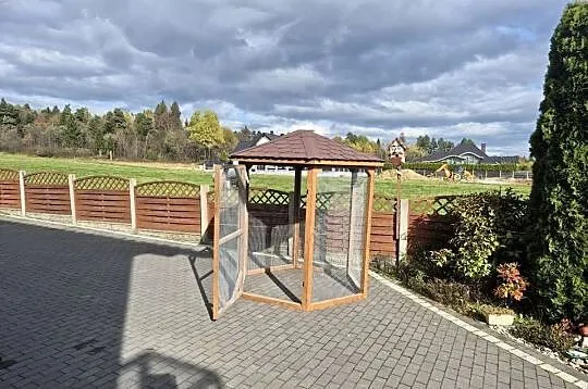Woliera szesciokatna, Małopolskie, Jordanów