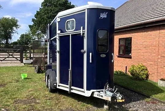 Przyczepa dla koni Ifor Williams HB 511 z 2018 r., Mazowieckie, Warszawa