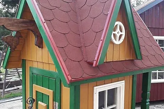 Domek dla kaczki drewniany schron budka dla kaczek i łabędzi, Podkarpackie, Przemyśl