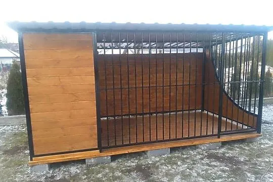 Kojec dla psa 4x2m z ocieplanym pomieszczeniem jako Buda, ciężki, stalowy, Mazowieckie, Piaseczno