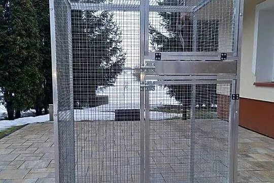 Woliera aluminiowa, Podkarpackie, Dębica