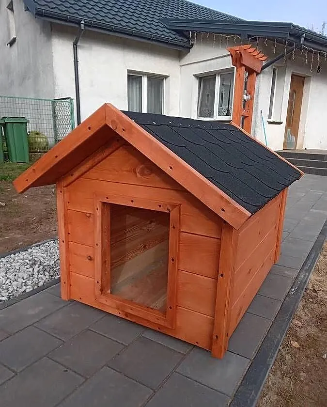 Buda dla psa duża, Kujawsko-pomorskie, Dębiany
