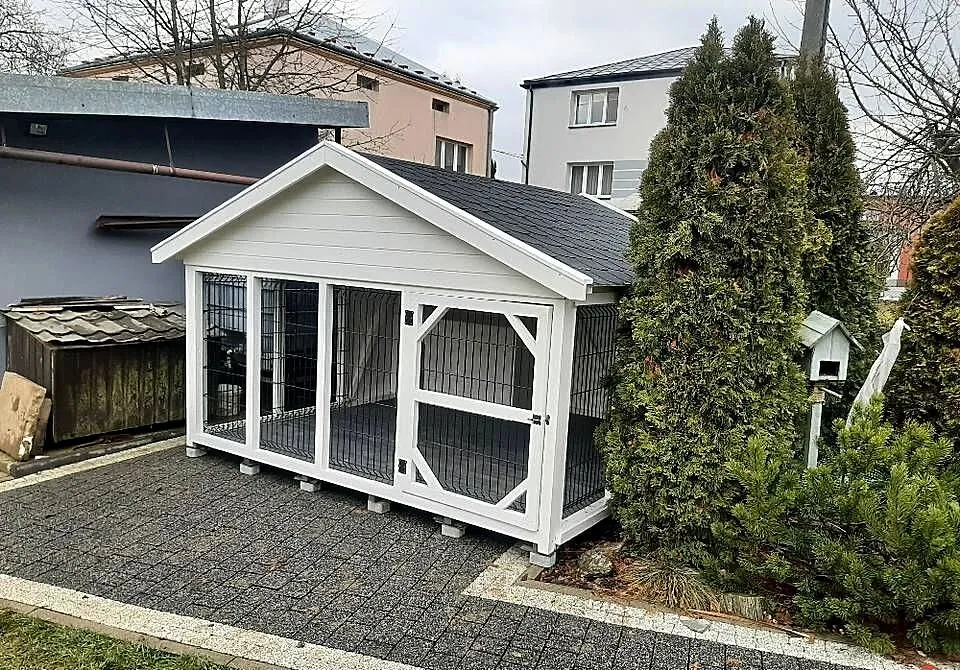 Kojec dla psa z budą, Małopolskie, Jordanów